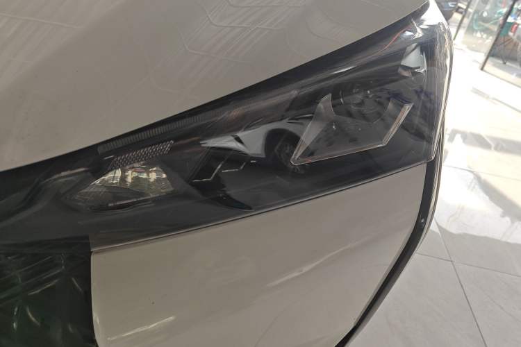 Used Dongfeng Aeolus Yixuan 2022 230T Automatic Adaptive-Beam Knight Edition