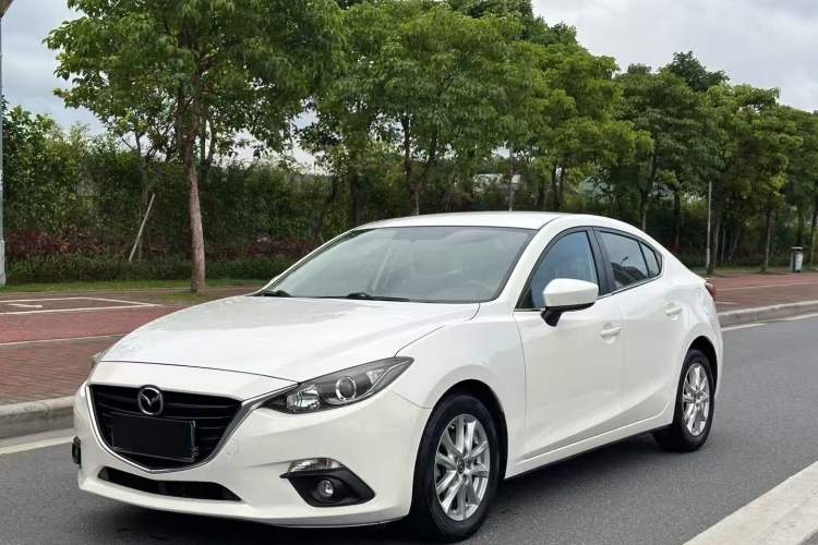 Used Mazda Mazda 3 Axela 2016 Sedan 1.5L Automatic Comfort Model
