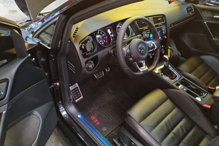 Used Volkswagen Golf GTI 2016 2.0 TSI GTI
