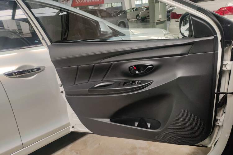 Used Toyota YARiS L 2019 1.5E CVT Dynamic Edition China VI compliant