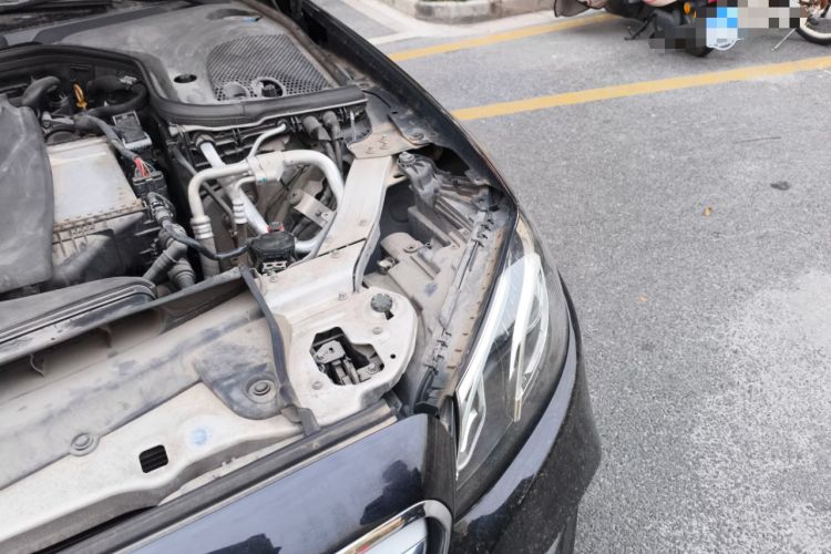 Used Mercedes-Benz E-Class 2019 E 300 L Sporty and Stylish Model
