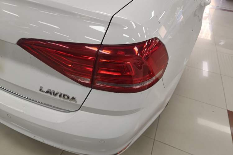 Used Volkswagen Lavida 2017 1.6L Automatic Comfort Edition