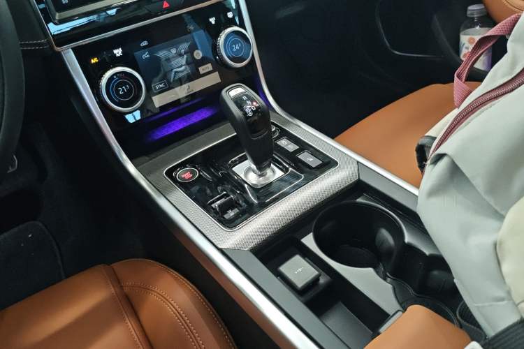 Used Jaguar XEL 2025 2.0T 250 PS R-DYNAMIC 90th Anniversary Edition