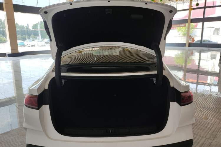 Used BYD Qin L 2024 DM-i 120KM Leading Model
