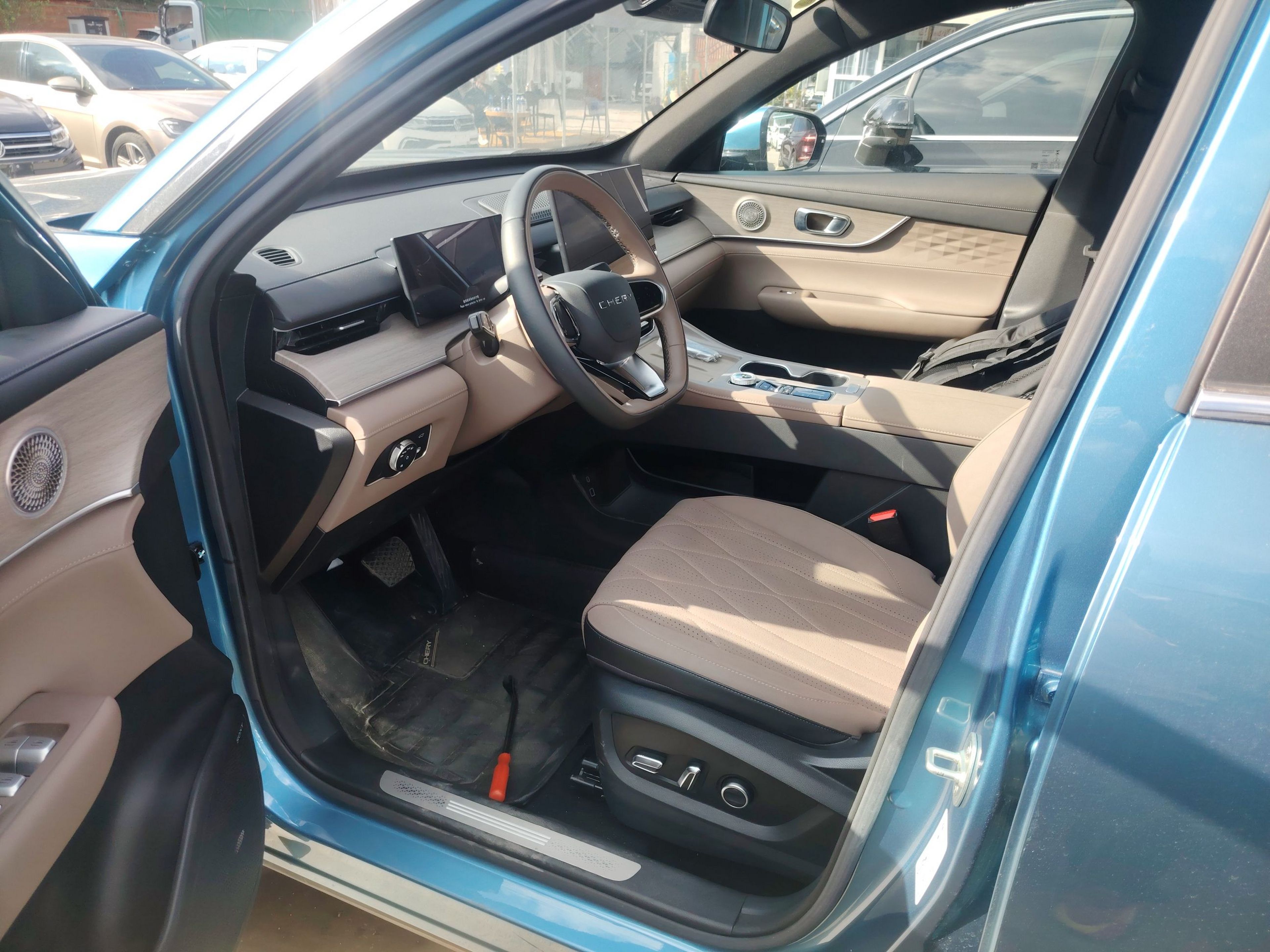 Переднее сиденье в автомобиле