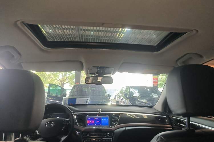 Used GAC Trumpchi GS8 2017 320T Two-Wheel Drive Luxury Edition (7 Seats)
