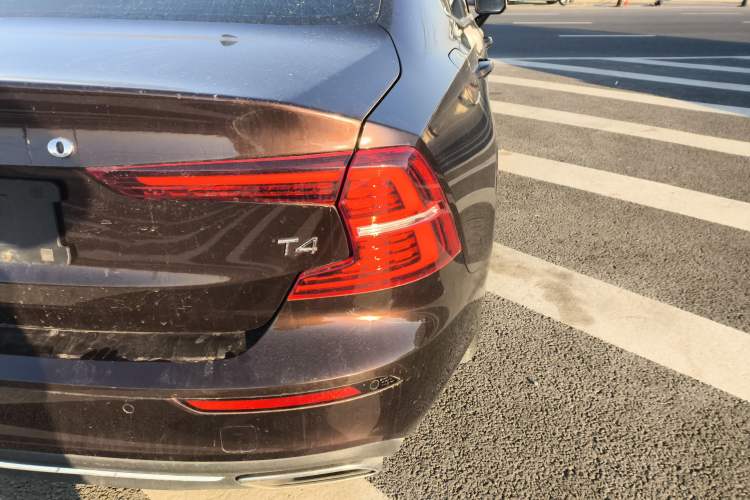 Used Volvo S60 2021 T4 Zhiyi Luxury Edition
