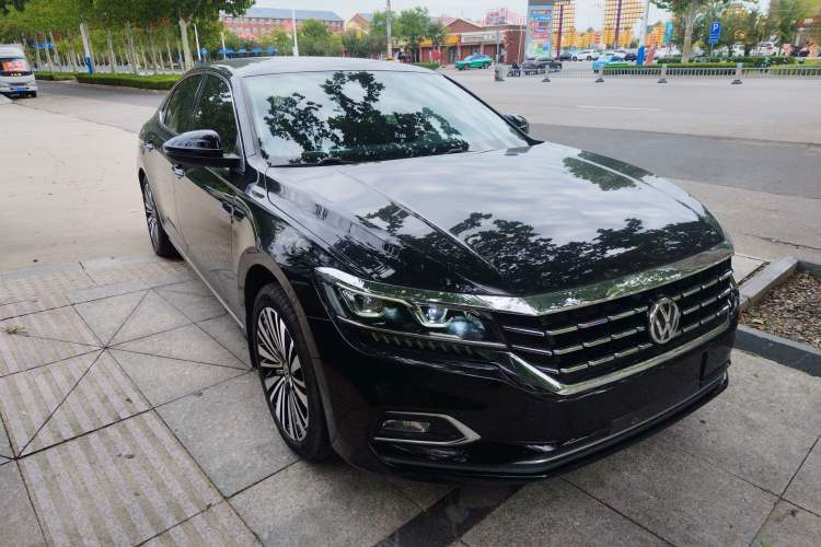Used Volkswagen Passat 2019 330TSI Luxury Edition China VI Standard
