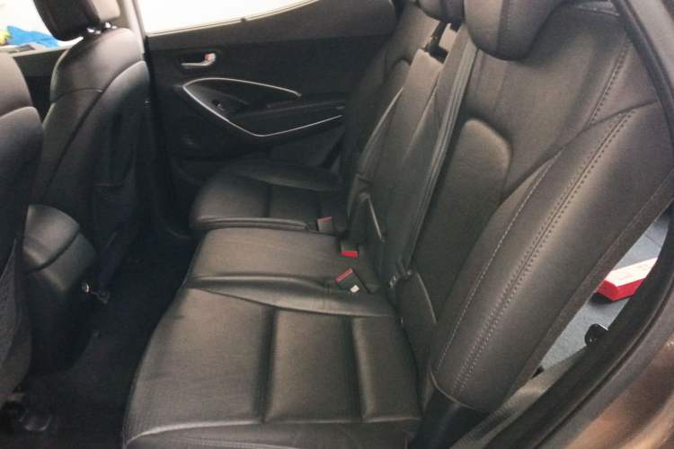 Used Hyundai Santa Fe 2013 2.4L Automatic Two-Wheel Drive Smart Version