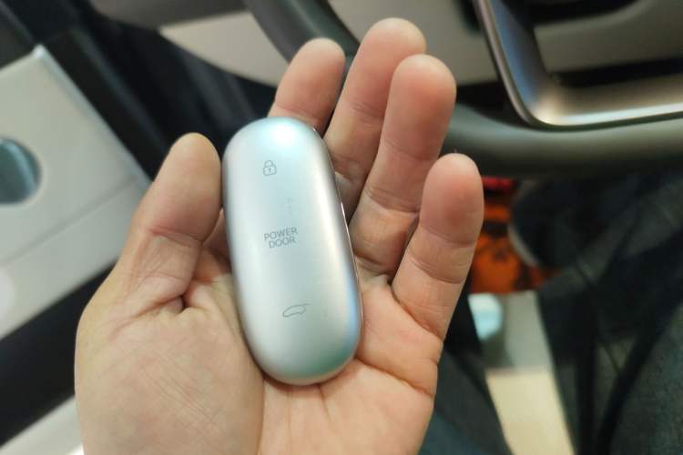 Used Li Auto MEGA 2024 Ultra Model
