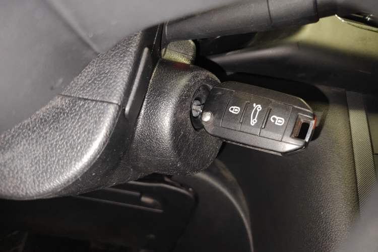 Used Peugeot 3008 2016 1.6THP Automatic Classic Edition
