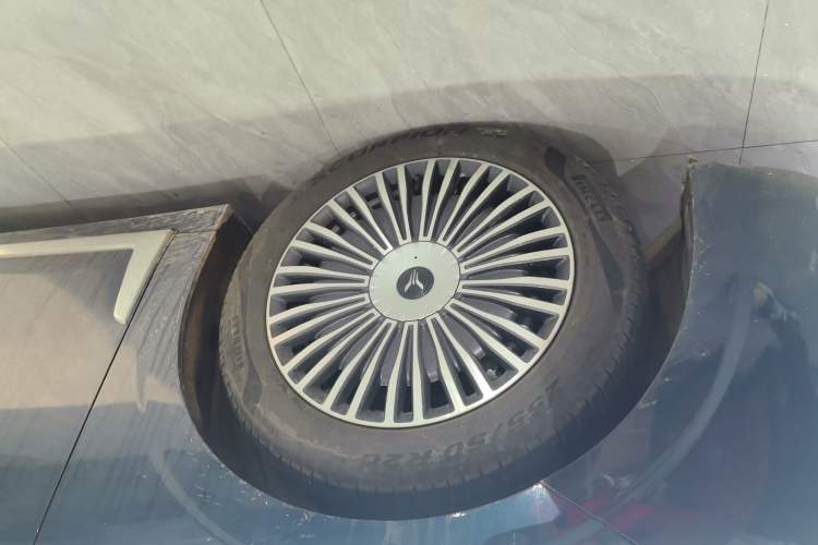 Used VOYAH Dream 2025 PHEV Four-Wheel-Drive Flagship Kunpeng Edition
