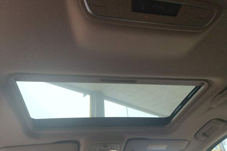 Used Buick GL8 2021 ES Landtrek 653T Luxury Model
