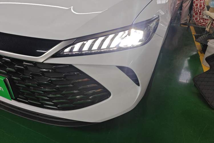 Used BYD Qin PLUS 2025 DM-i Smart Drive 55KM Leading Model
