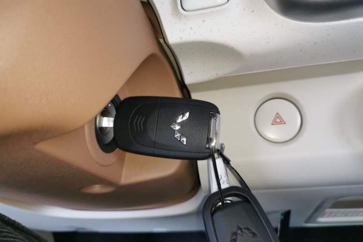 Used Wuling Hongguang MINIEV 2024 3rd Generation 215km Youth Edition