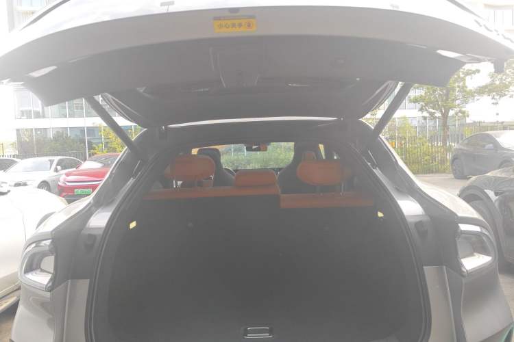 Used  YU7 2025 Ultra-Long Range High-Performance All-Wheel-Drive Max Edition