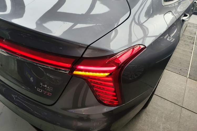 Used Hongqi H5 2024 2.0T Automatic Smart Connect Flagship Edition
