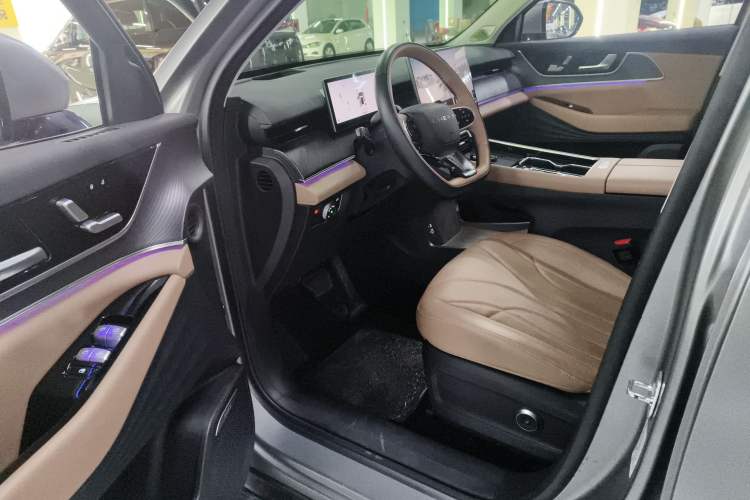 Used Chery Tiggo 8 L 2024 2.0T Two-Wheel Drive Prestige Version 5 Seats