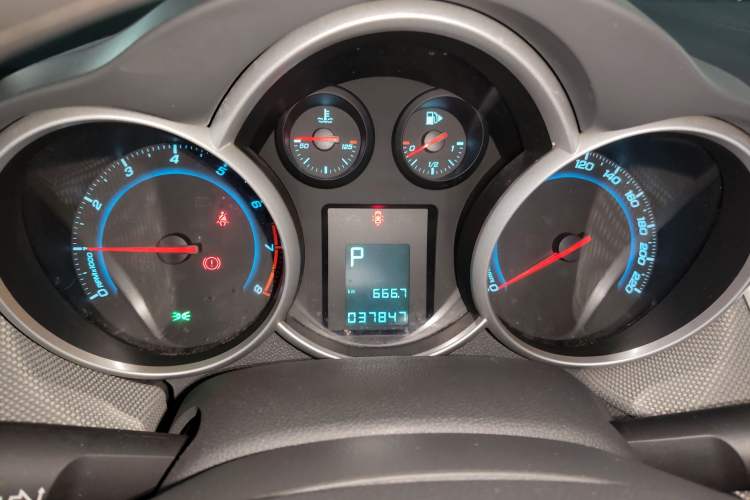 Used Chevrolet Cruze 2013 1.8L SE AT
