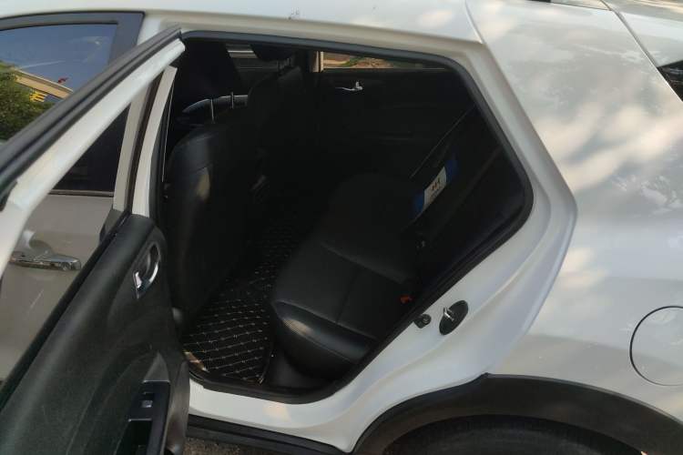 Used Kia Stonic 2021 1.4L CVT Fun Edition
