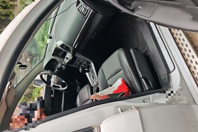 Used Chevrolet Captiva 2015 2.4L 4x4 Flagship Edition 7-Seater
