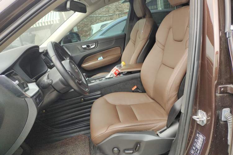 Used Volvo XC60 2019 T5 4x4 Smart Edition China VI Standard