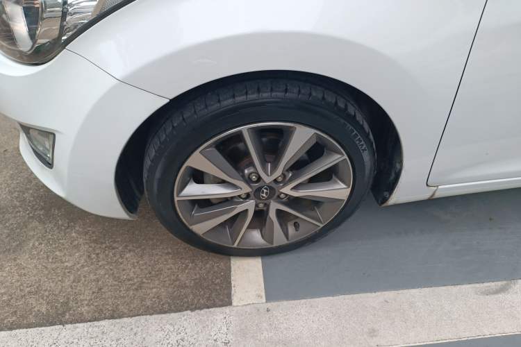 Used Hyundai Elantra 2015 1.6L Automatic Leading Model
