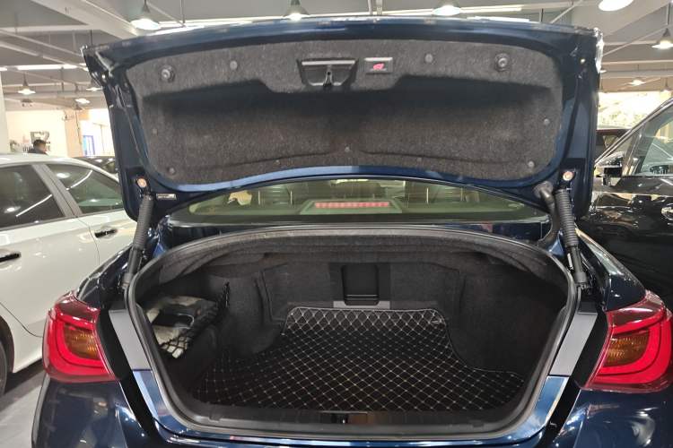 Used Infiniti Q70 2019 Q70L 2.0T Enjoyment Edition