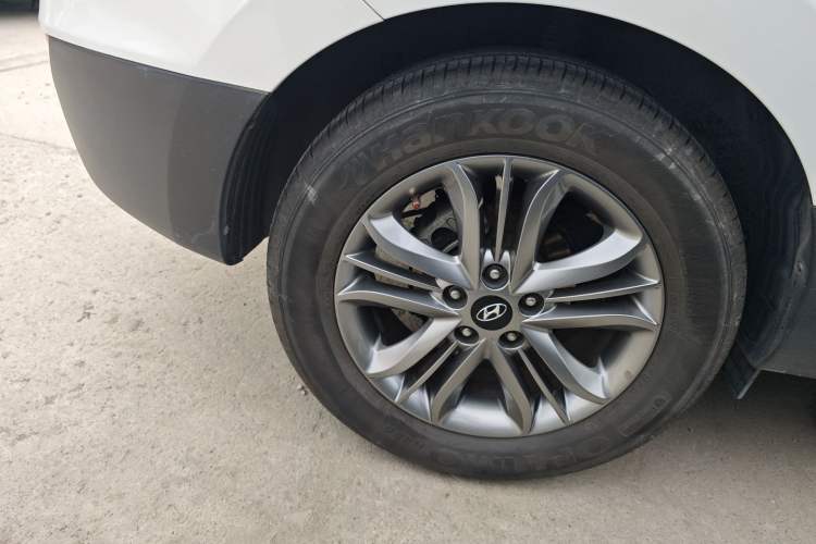 Used Hyundai ix35 2013 2.0L Automatic Two-Wheel Drive Smart GLS China V Standard
