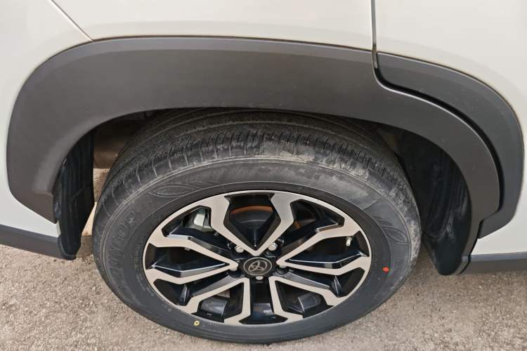 Used Toyota FRONTLANDER 2023 2.0L Smart Electric Hybrid Dual-Engine Deluxe Version
