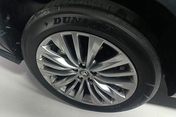 Used Toyota Highlander 2022 Dual-Engine 2.5L Four-Wheel Drive Prestige Version 7 Seats
