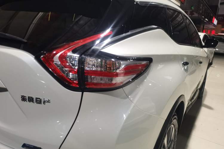 Used Nissan Murano 2019 2.5L XL Two-Wheel Drive Smart Connect Luxury Edition China VI Standard