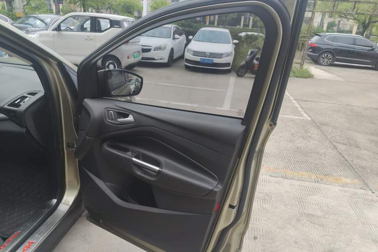 Used Ford Kuga 2015 1.5L GTDi Two-Wheel Drive Fashion Edition