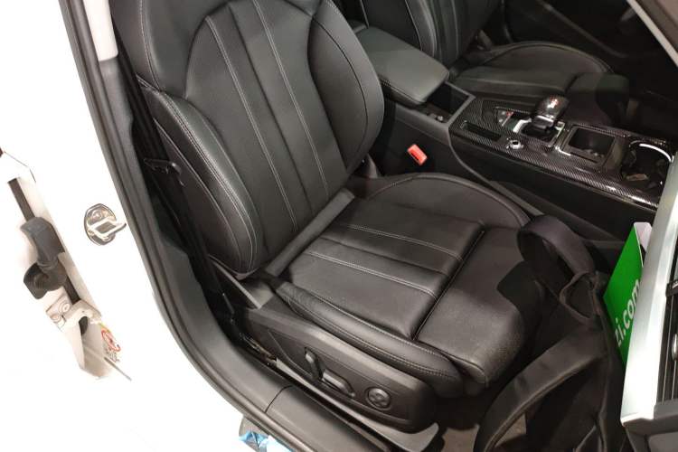 Used Audi A4L 2020 40 TFSI Fashion Dynamic Model
