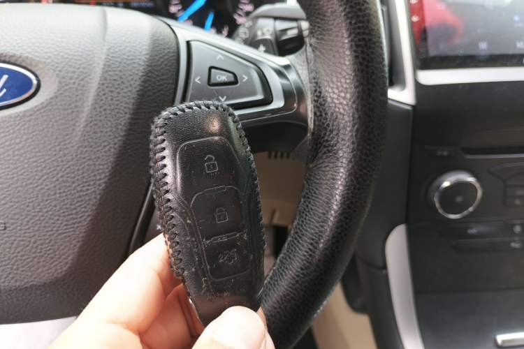 Used Ford Edge 2016 EcoBoost 245 Two-Wheel-Drive Titanium 5-Seater