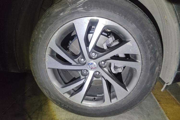 Used Buick Envision 2022 Encore S 552T Two-Wheel-Drive Luxury Model
