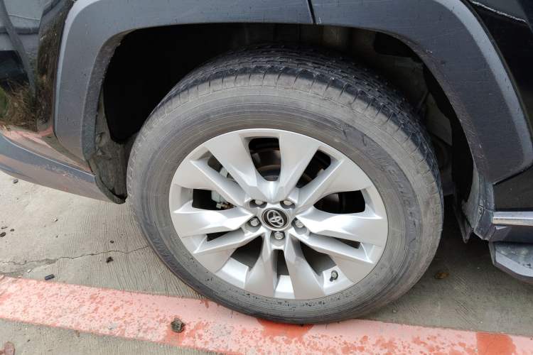 Used Toyota Wildlander 2022 Updated Version 2.0L CVT Two-Wheel Drive Leading Edition