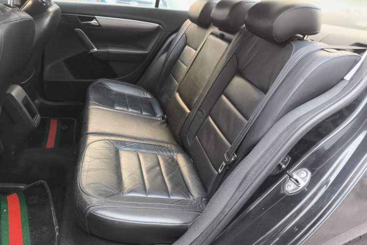 Used Volkswagen Lavida 2013 Restyled Classic 1.6L Manual Comfort Edition