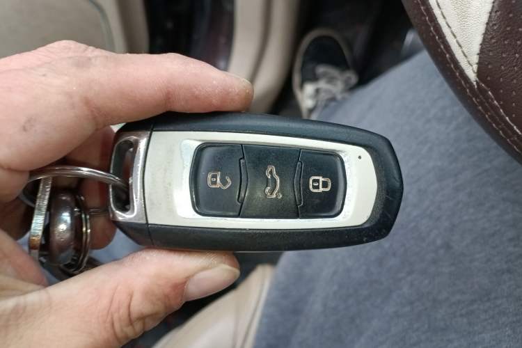 Used Geely Auto Emgrand 2017 Sedan Million Edition 1.5L Manual Luxury Model
