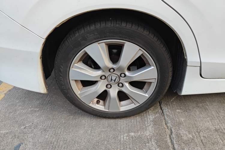 Used Honda Jade 2013 1.8L automatic Comfort version 5 seats
