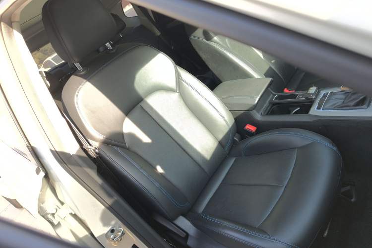 Used Roewe RX5 2020 20T Automatic 4G Connected Million Edition
