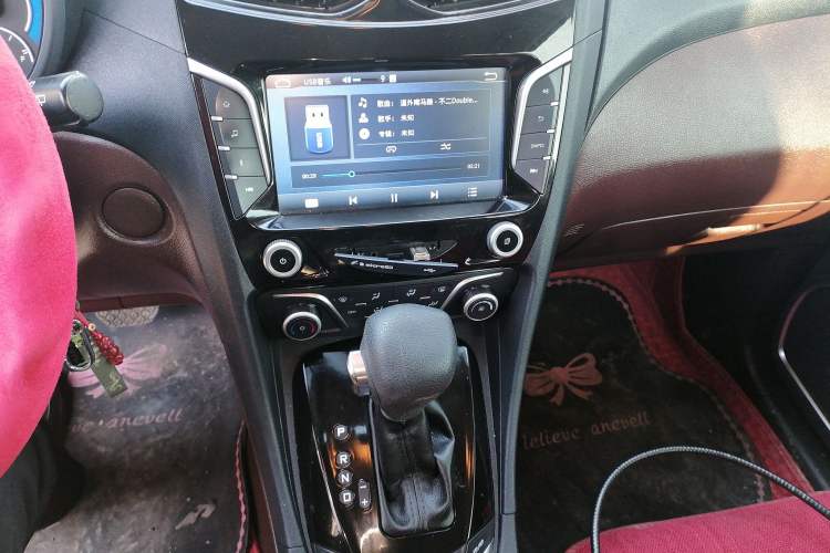 Used Haima V70 2016 1.5T Automatic Comfort & Enjoyment Version 7 Seats