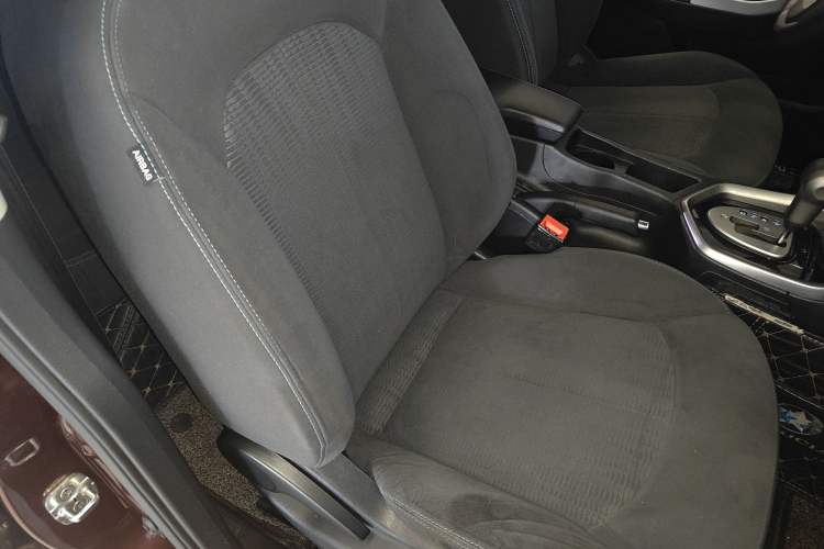 Used Venucia T70 2016 2.0L CVT Smart Choice Edition
