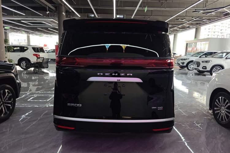 Used Denza D9 2025 Model DM-i Four-Wheel Drive Prestige Edition