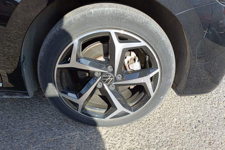 TDK.VehicleDetails.img