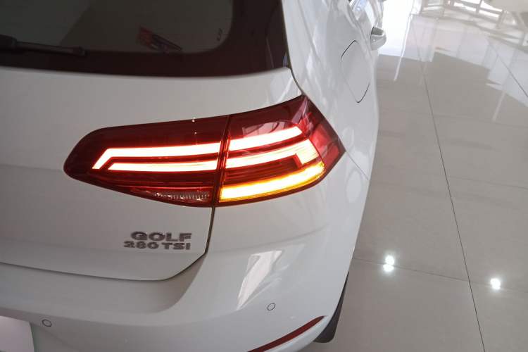 Used Volkswagen Golf 2020 200TSI DSG Comfortable and Ambitious Edition
