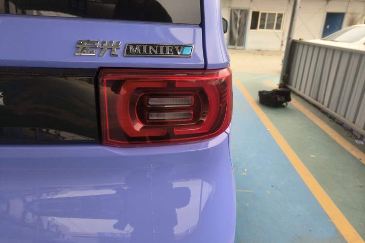 Used Wuling Hongguang MINIEV 2022 Macaron Colorful Edition Lithium-Ion Battery
