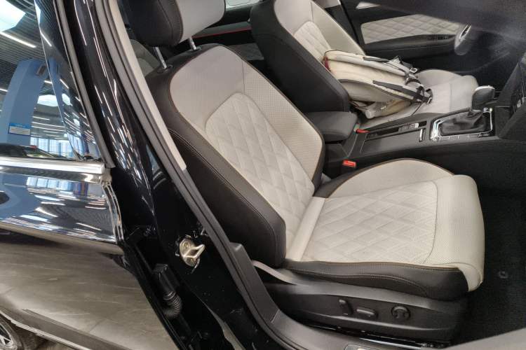 Used Volkswagen Magotan 2023 2 Million Units Commemorative Edition 330TSI DSG Luxury Version
