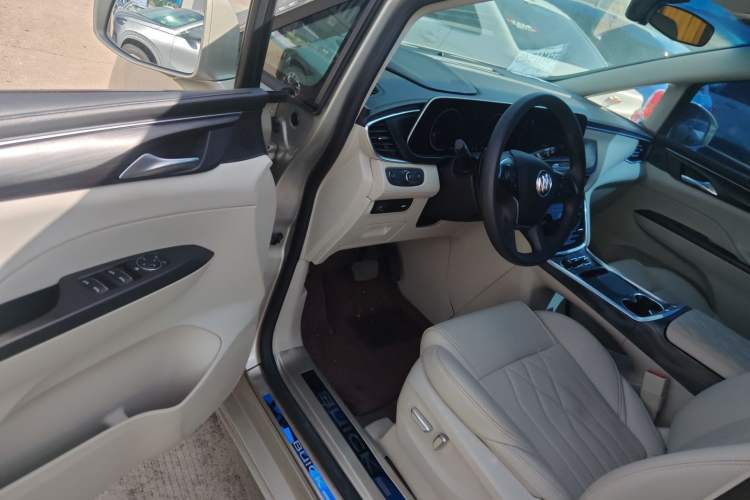 Used Buick GL8 2022 ES Landtrek 653T Comfort Edition
