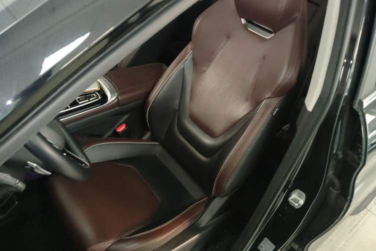 Used SOL QX 2021 300T DCT Prestige Smart Connectivity Version